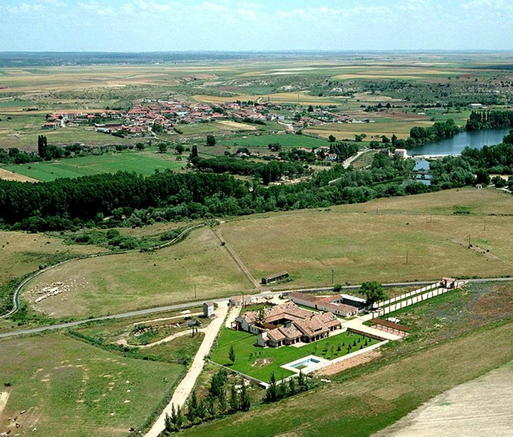 فيلا La Casona Del Tormes Almenara de Tormes المظهر الخارجي الصورة