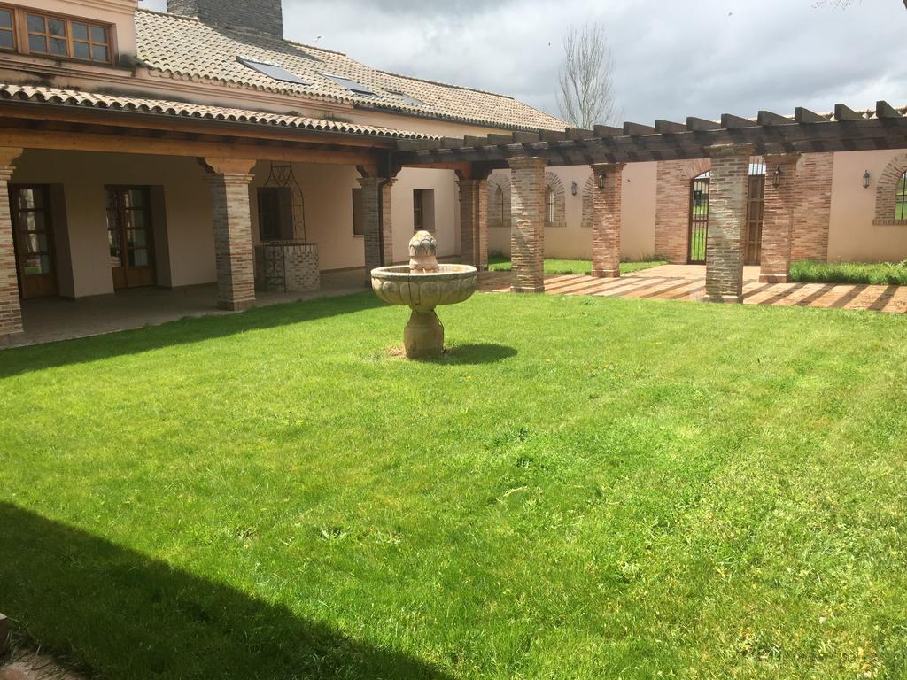 فيلا La Casona Del Tormes Almenara de Tormes المظهر الخارجي الصورة